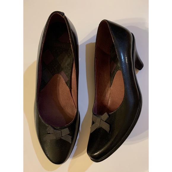 Camper Black Leather Heels with Bow Accent - Picture 1 of 14
